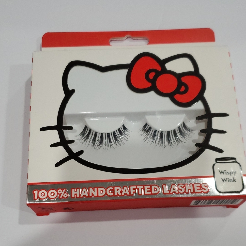 The Crème Shop Hello Kitty Wispy wink‎ 100% handcrafted lashes new FREE